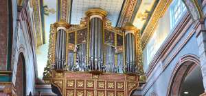 La iglesia El Sagrario, o Catedral Vieja, es visitada a menudo por grupos de estudiantes que van a conocer uno de los patrimonios hist&oacute;ricos de la urbe.