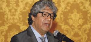 &rarr;Milton Luna, ministro de  Educaci&oacute;n, reabre el debate. 