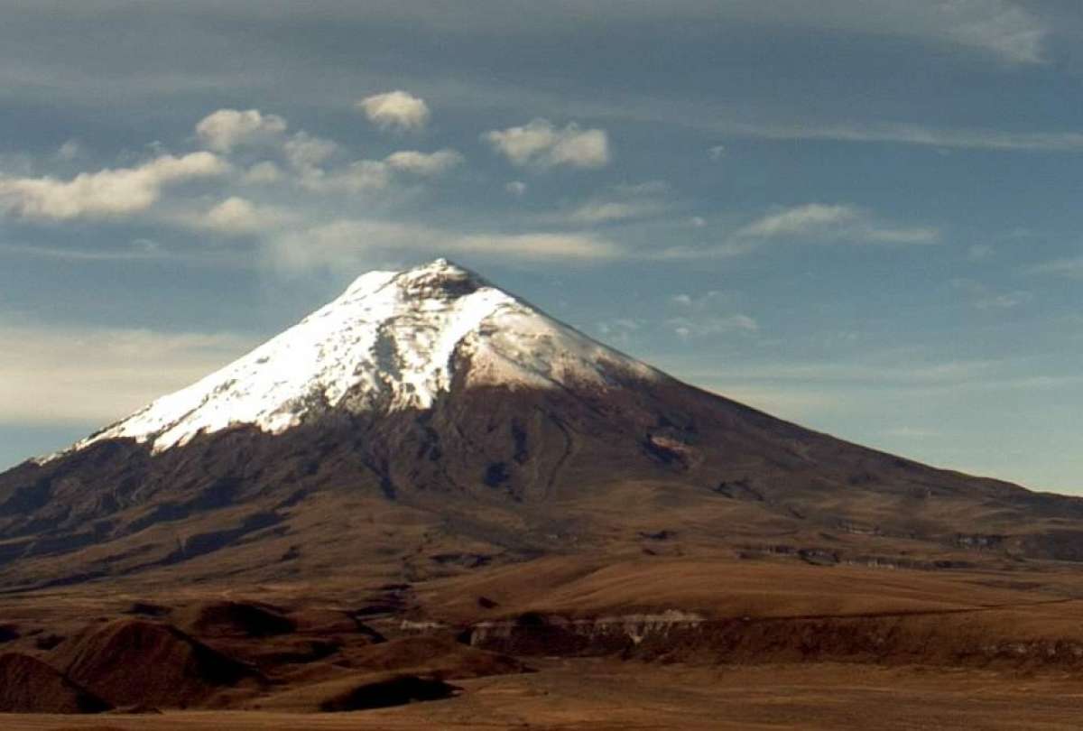El volcán Cotopaxi se encuentra en alerta amarilla, aunque se descartan posibles erupciones.