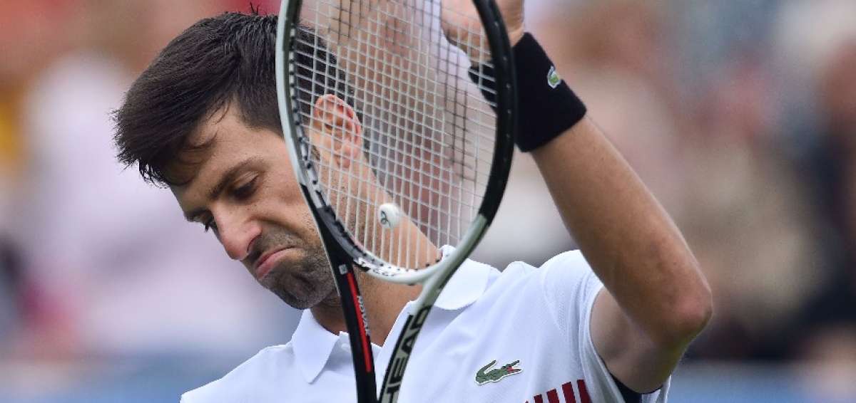 Djokovic se impone a Pospisil y avanza a cuartos de Eastbourne