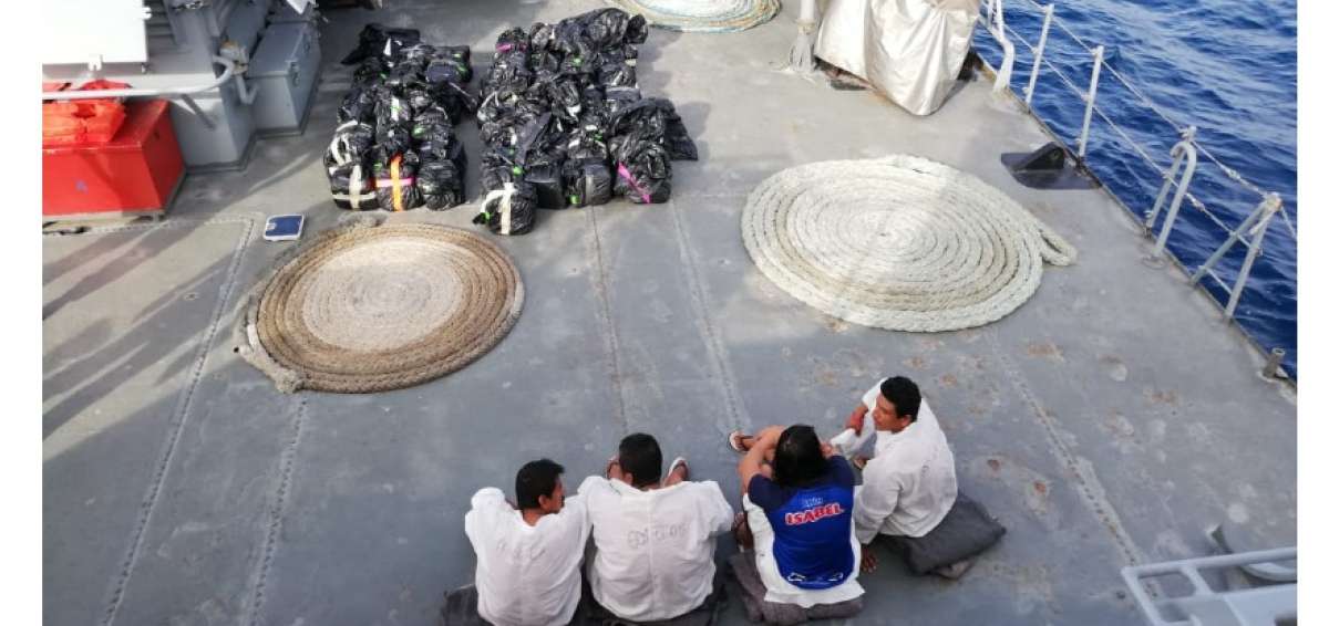 Los detenidos junto con la droga fueron trasladados a Gal&aacute;pagos.