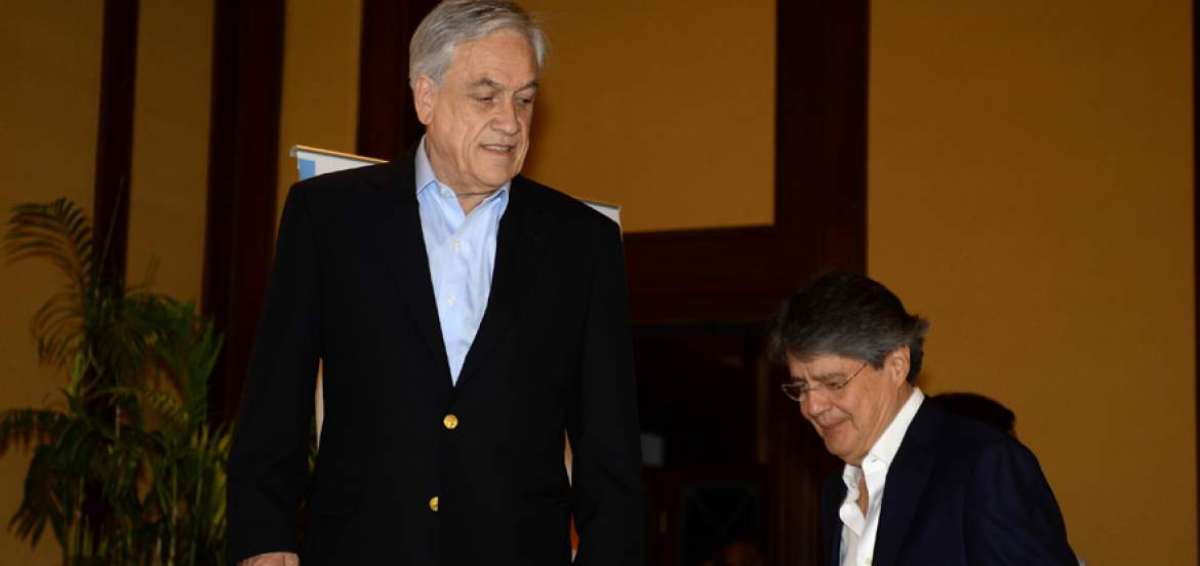 Sebasti&aacute;n Pi&ntilde;era, exmandatario de Chile (I), particip&oacute; junto a Guillermo Lasso de un conversatorio, en Guayaquil.