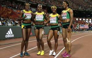 Desde hace cinco ediciones del Mundial, Jamaica y Estados Unidos se alternan en los m&aacute;s alto del podio. Foto: Agencia AFP