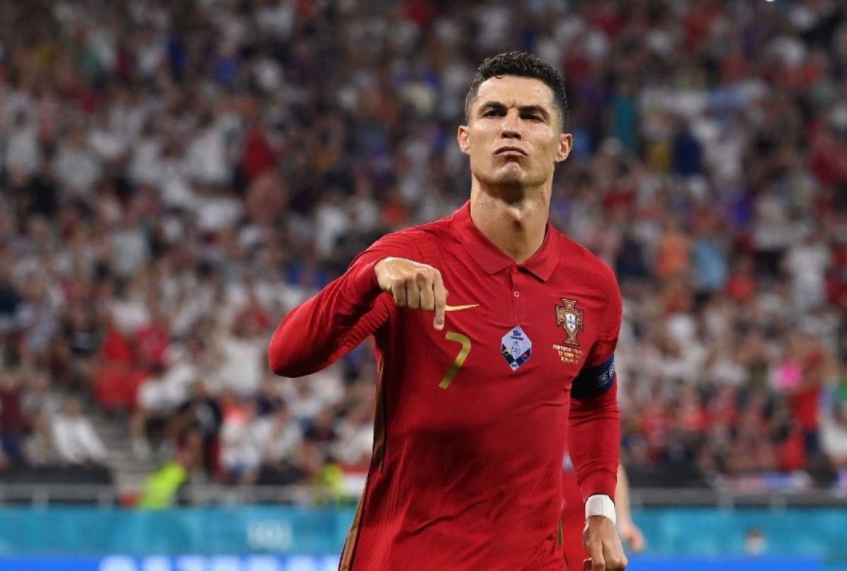 Cristiano Ronaldo protagoniza pol&eacute;mica con el Bal&oacute;n de Oro