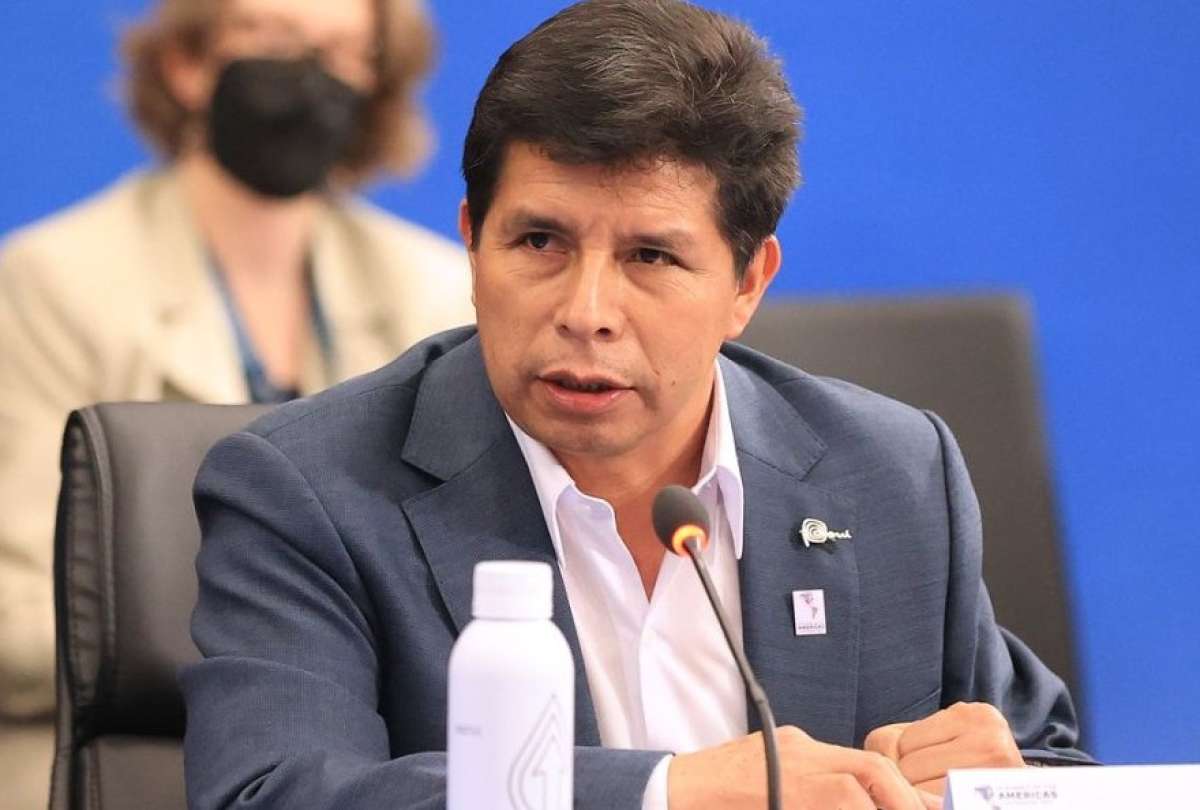 Presidente del Perú comparece ante la Fiscalía por presuntos casos de corrupción
