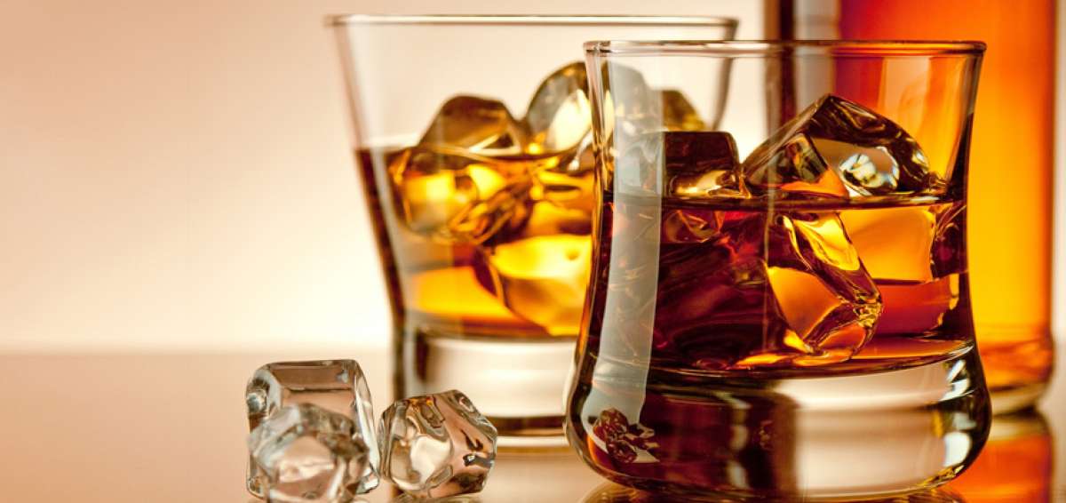 Los licores con mayor concentraci&oacute;n de alcohol 'engordan' m&aacute;s a las personas