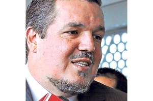 Pedro Solines renuncia a la Superintendencia de Bancos