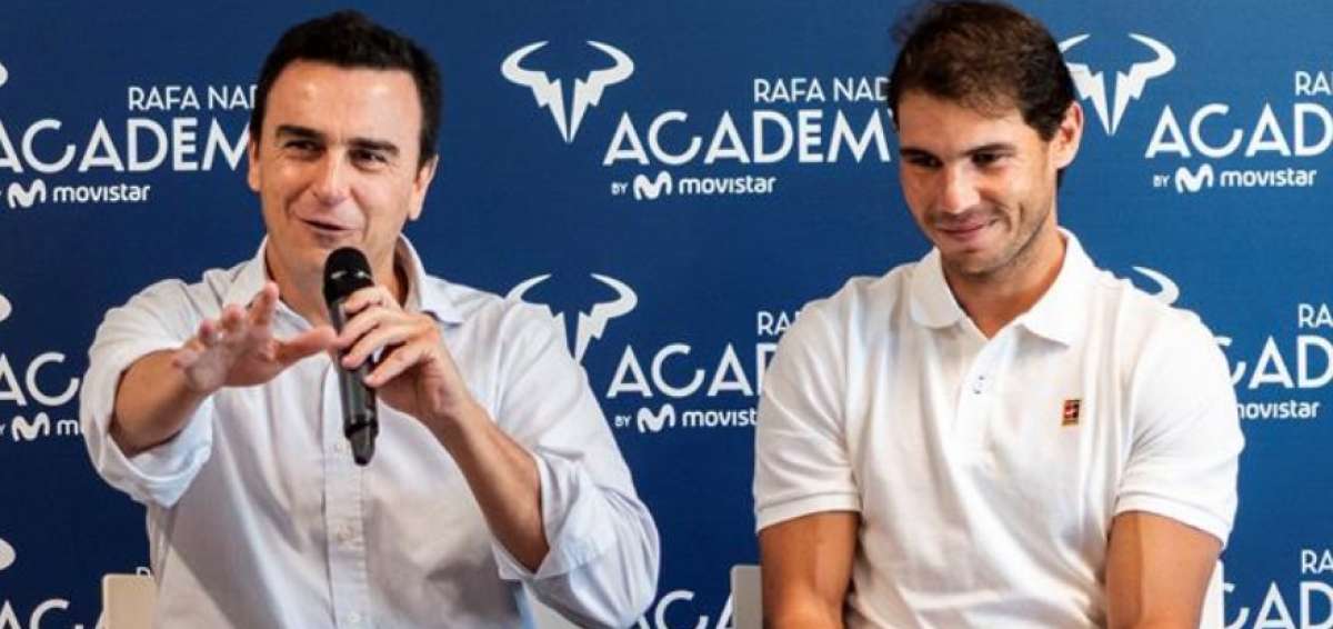 Rafael Nadal y Abel Matutes (i) durante la presentaci&oacute;n este martes de la academia de tenis.