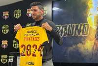 El volante argentino Bruno Piñatares jugará con Barcelona SC hasta finales del 2024.