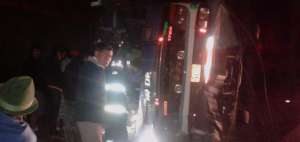 Volcamiento de un bus dej&oacute; 17 personas heridas en la v&iacute;a a Pifo