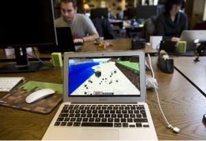 Trabajadores de Mojang en las oficinas de Estocolmo. Foto: AFP