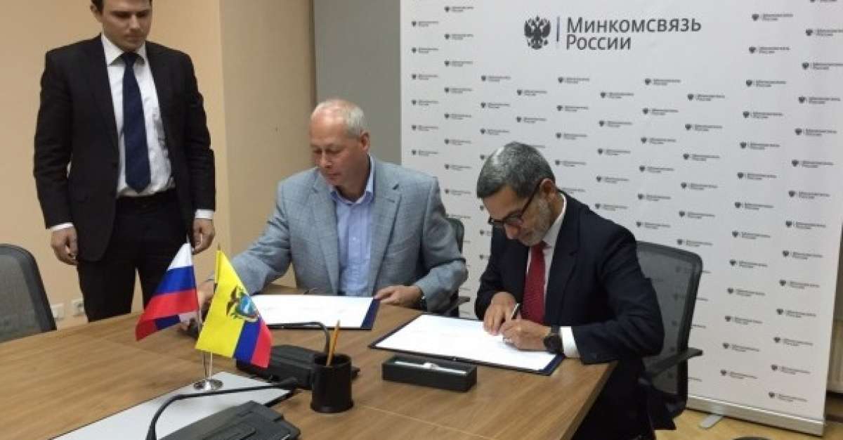 El secretario de Comunicaci&oacute;n de Ecuador, Fernando Alvarado, firm&oacute; el convenio este lunes en Mosc&uacute;. FOTO: Cortes&iacute;a El Ciudadano