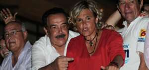 Cynthia Viteri estuvo acompa&ntilde;ada en todo el trayecto por el alcalde de Guayaquil, Jaime Nebot.