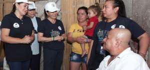Roc&iacute;o Gonz&aacute;lez entreg&oacute; ayudas t&eacute;cnicas, recorri&oacute; emprendimientos y proyecto habitacional en Manab&iacute;