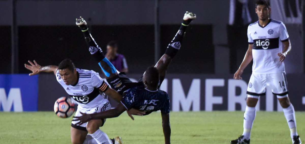 Pie de foto: El cuadro paraguayo hizo prevalecer su condici&oacute;n de local para superar el marcador en contra que tuvieron en el partido de ida en Quito. 