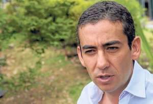 Antonio Ricaurte responde a cr&iacute;ticas con empuj&oacute;n a un adulto mayor de 73 a&ntilde;os 