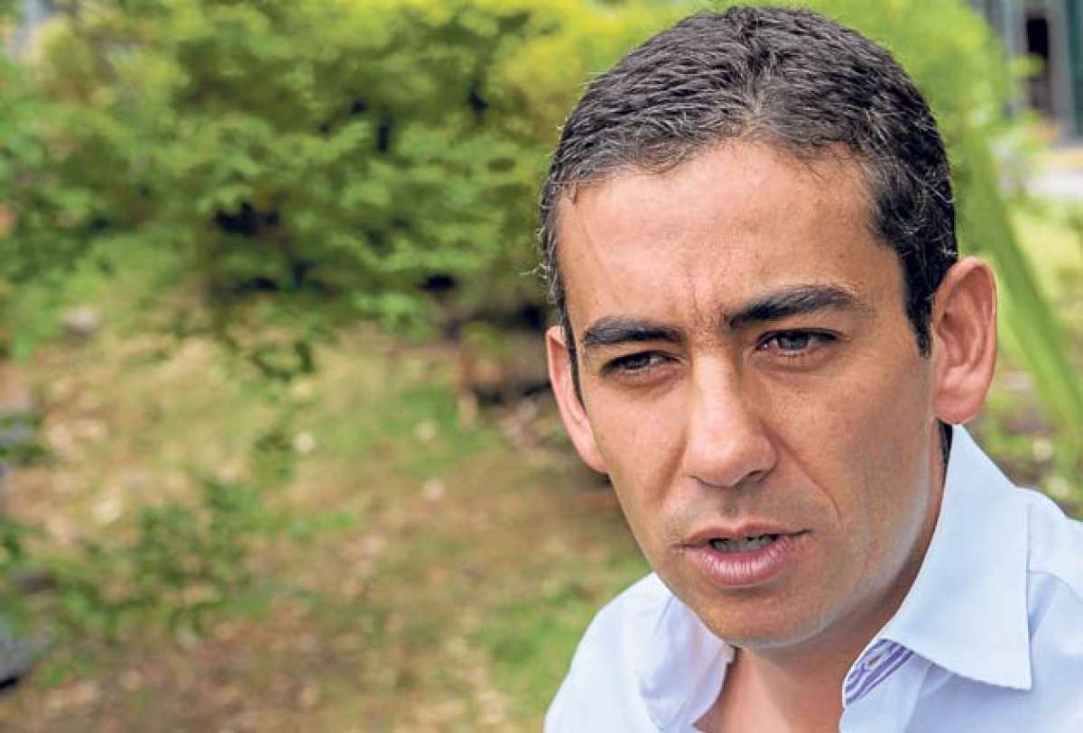 Antonio Ricaurte responde a cr&iacute;ticas con empuj&oacute;n a un adulto mayor de 73 a&ntilde;os 