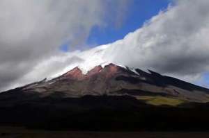 Volc&aacute;n Cotopaxi incrementa su actividad