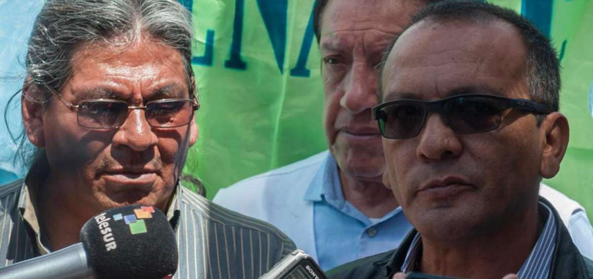 Oswaldo Chica (derecha), presidente de la Confederaci&oacute;n Unitaria de Trabajadores (CUT).