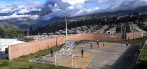 Cada vez que se reactiva el volc&aacute;n Tungurahua, los habitantes de las zonas pr&oacute;ximas reaccionan de diversas maneras. Algunos tratan de retomar sus actividades.