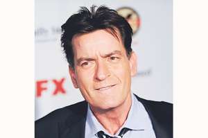 Sheen niega haber contagiado a parejas de VIH