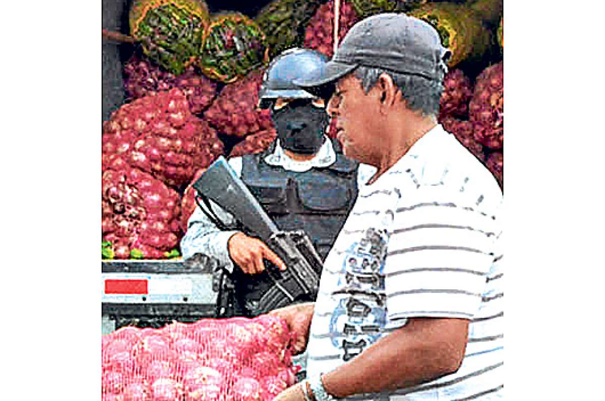 Los cangrejeros de El Oro recibieron alimentos ante la falta de trabajo