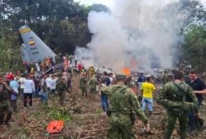 Hay al menos 66 fallecidos, cuatro desaparecidos y un militar ileso, mientras que el numero de heridos se redujo a 57, seg&uacute;n confirmaron a EFE las Fuerzas Militares.