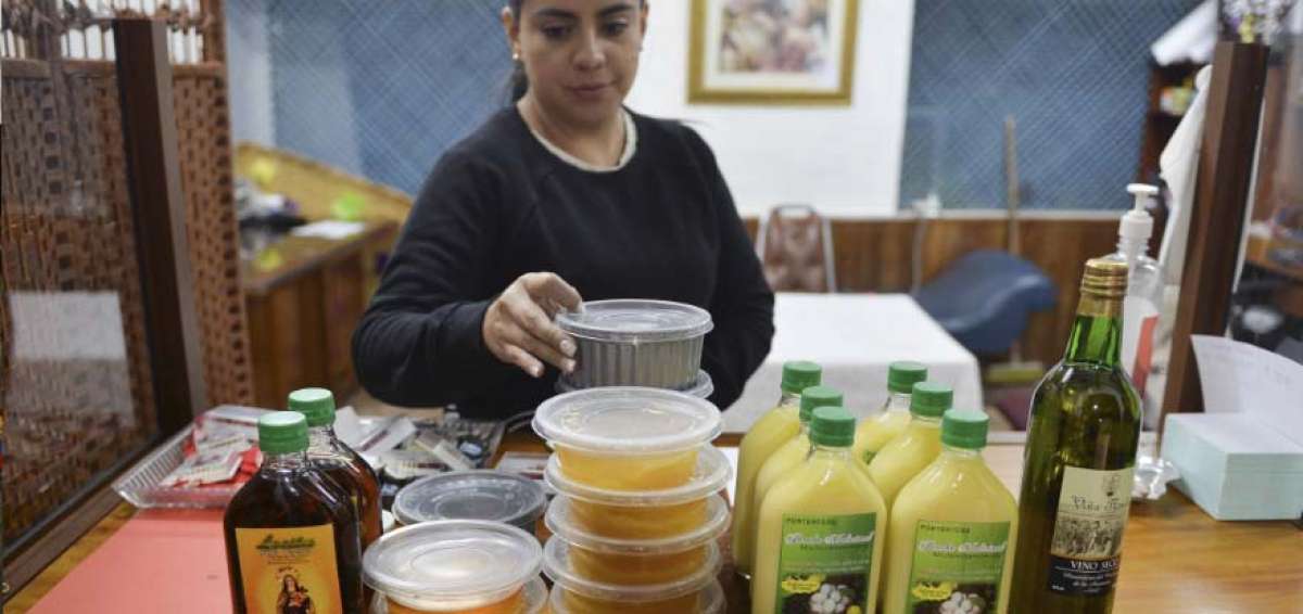 Los productos son elaborados por las madres del claustro del Carmen de la Asunci&oacute;n, en Cuenca. Los mismos son considerados medicinales y se venden a la entrada de su casa, que est&aacute; ubicada en la Plaza de las Flores.