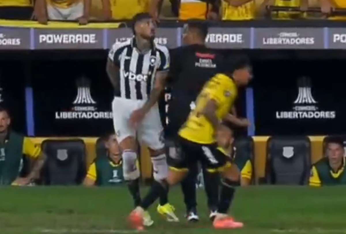 Far&iacute;as fue expulsado contra Botafogo