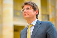 La justicia colombiana ordenó para Uribe el arresto domiciliario por "riesgos de obstrucción a la justicia".